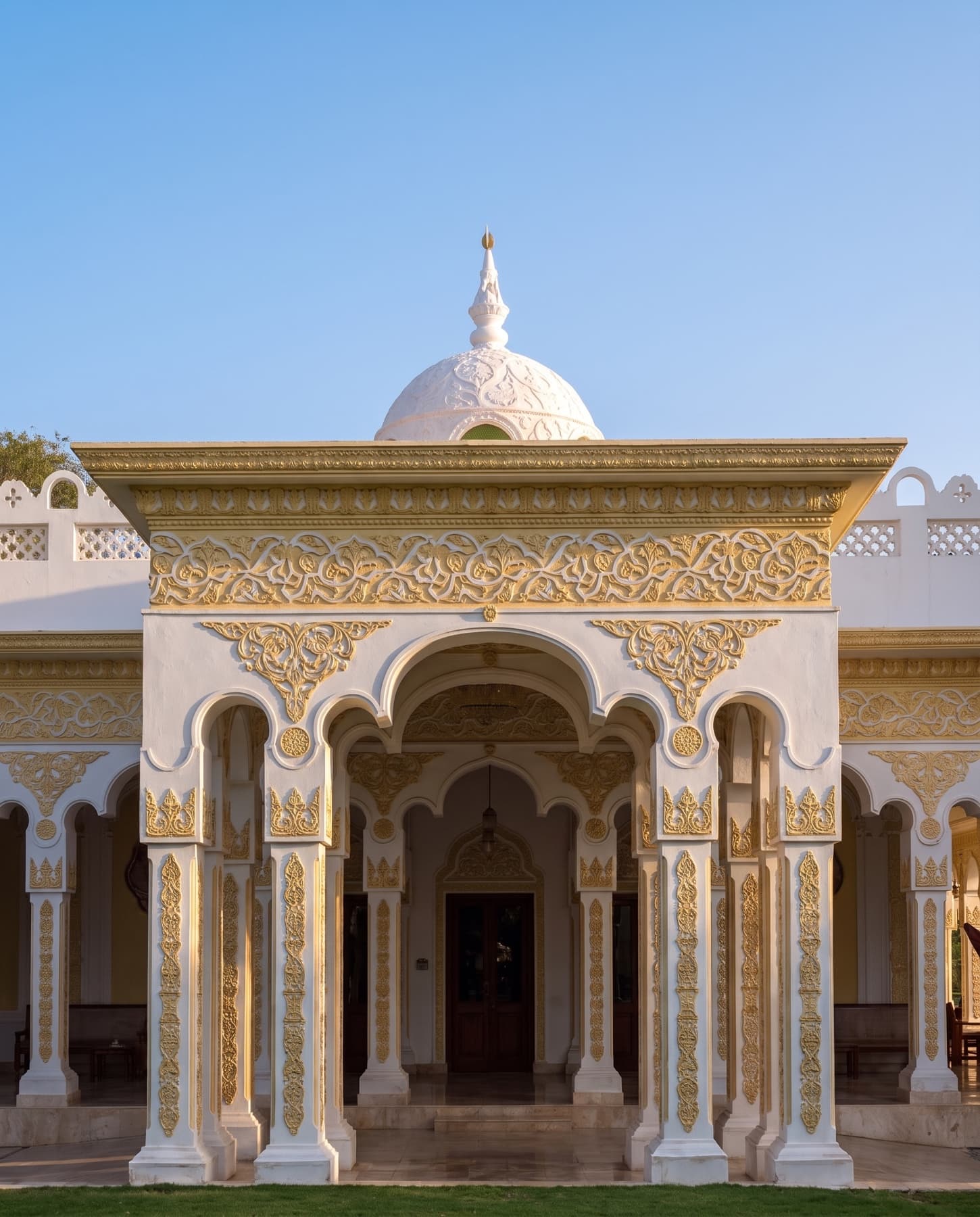 Al Bahar Palace, Abu Dhabi — villas & palaces project by Manolia Group, view 2 of 5